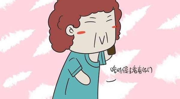 生产前亲戚们还说心疼产妇,等孩子一出生,全都围在了孩子旁边