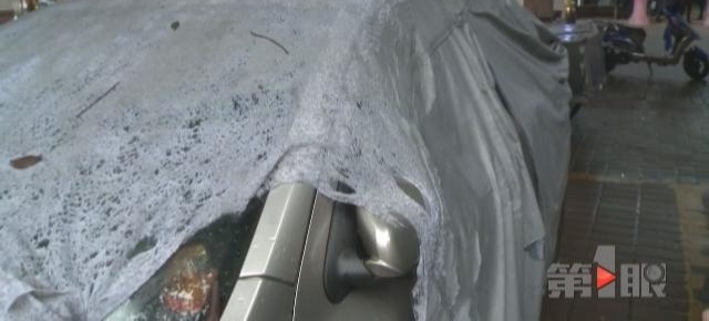 新车撂路边三年不挪窝 土豪车主你在哪?