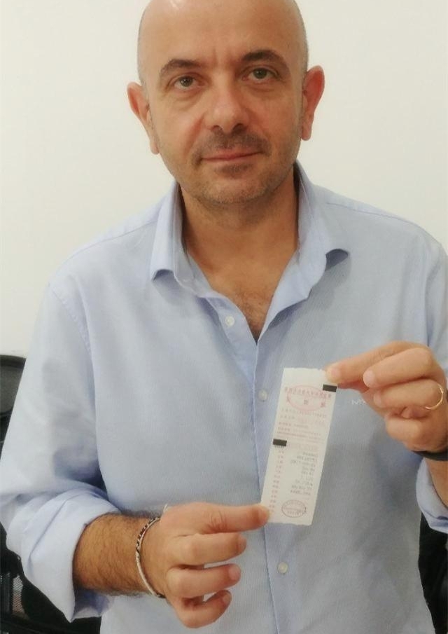 �������εδ򳵱��׿ޣ�33���ӱ��׽�500Ԫ��˾�������˳���