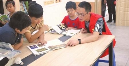 用真心换信任 杨峰用双脚踏平与干部群众之间的那道坎