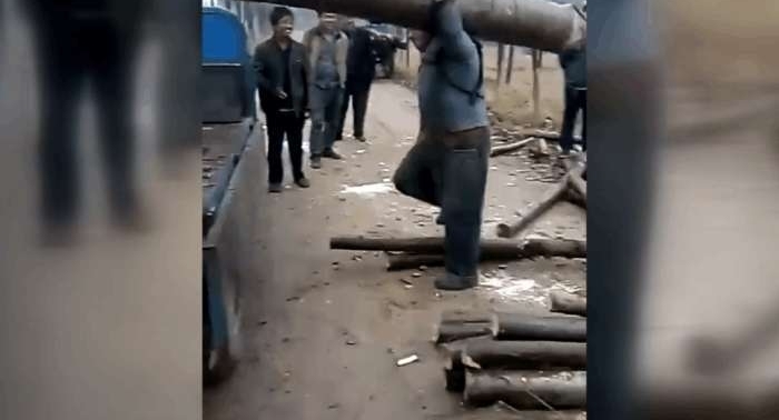 ����һ�˼翸���ٽ�ʪľ������ף����ѣ����Ƿ���ǽ�����