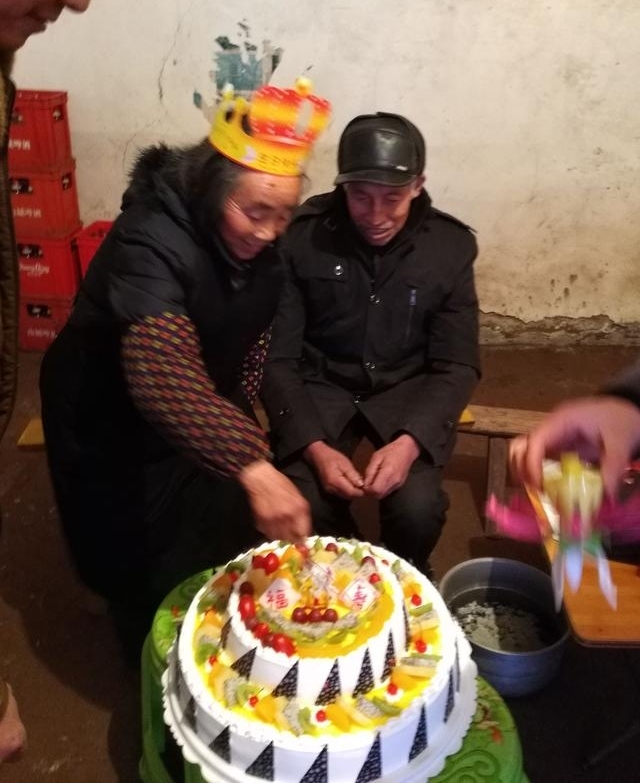 ����˭�ǵ������ķ��ӣ�������ҵ��ϼ�