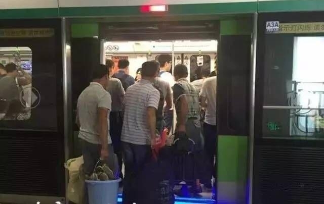 ����Ȧ����������Ƭ������͵͵���İ�����