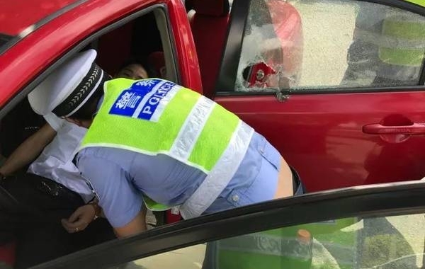 �µ����ԣ����Ӷ�ʮ��Сʱ�赹�ڳ��У������ƴ����ˡ���