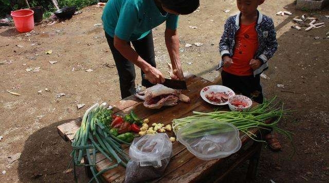 ũ��С���� ǰһ�뻹�ڴ�Ц ��һ��ȴ��޴���