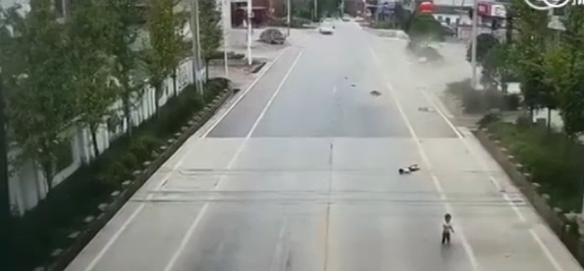 ���Ϸ���Ƥ����ײ���¹� һ����ڽ�ʣһС������