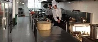 һ��ʦ�²ۣ�ͬ��ɿ����Ҵ�ְ���Ҷ��뿪3���ˣ���������ǰ����