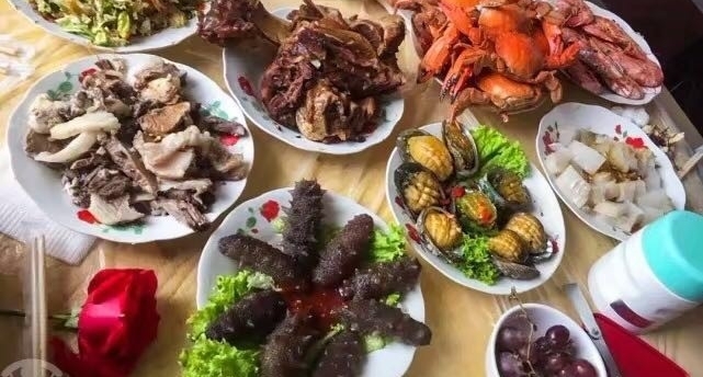 ����100Ԫ���ܳԵ��ĺ���ʢ��