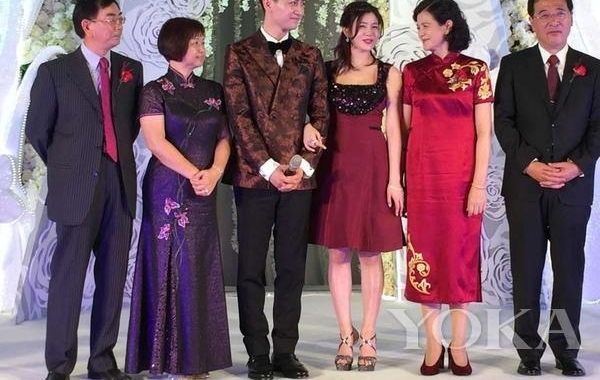 伴娘日记:敬茶致词给改口费 婚礼上那些容易忽视的礼仪