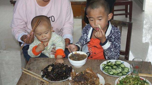 ũ��С���� ǰһ�뻹�ڴ�Ц ��һ��ȴ��޴���