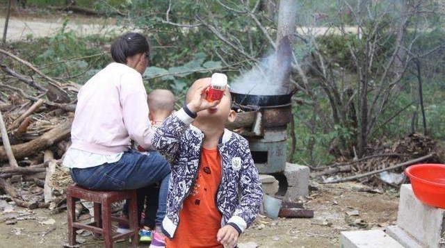 ũ��С���� ǰһ�뻹�ڴ�Ц ��һ��ȴ��޴���