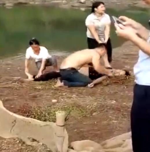 29����Ա��С������ ����4����Ů