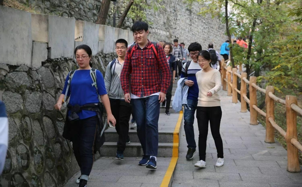 中科院物理所的死忠脑残粉才会点开……