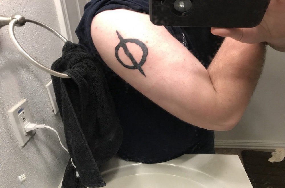 ֱϺɫԪͼƬ