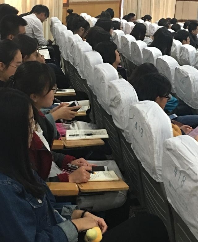 �η����������¡��������ֶ�����߽��ĳǴ�ѧ