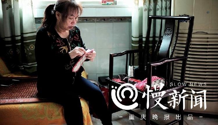 大足这位妈妈12年坚持缝鞋垫,从不卖钱只送边防战士,背后的故事戳人泪点……