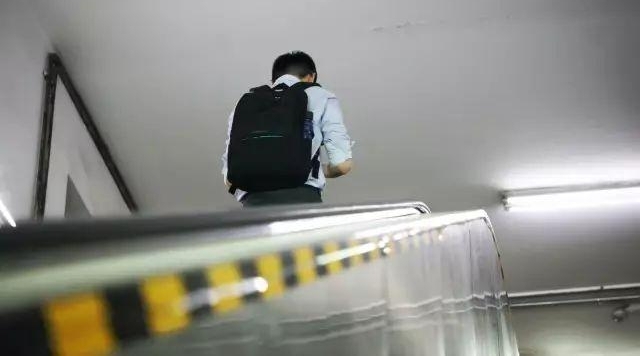 ֱ�����һ�����Ӱ���¾�2000���¸��������