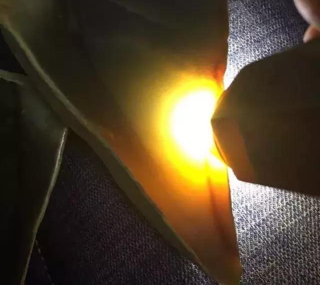 不一样的翡翠原石,结果被雕刻师玩出不一样的效果,雕刻师真会玩
