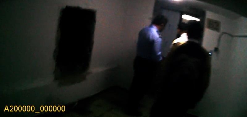 两对夫妻去看房和中介共同“失踪”,原来被困电梯直到次晨获救两对夫妻去看房和中介共同“失踪”,原来被困电梯直到次晨获救
