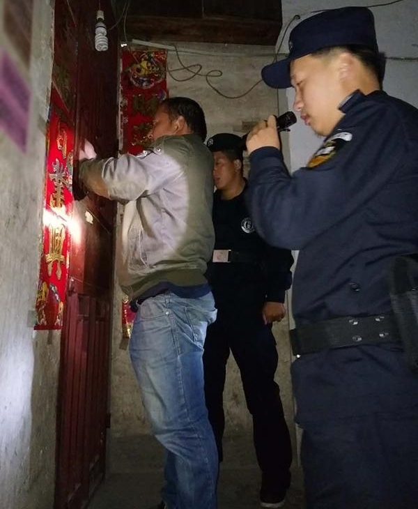�������赹����δ��Կ������Ů�����У���ȫ��Ѱ����ʦ��