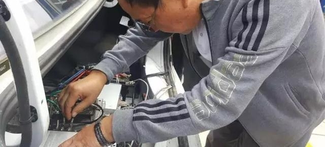警察故事:驾考岗位上的他和她!