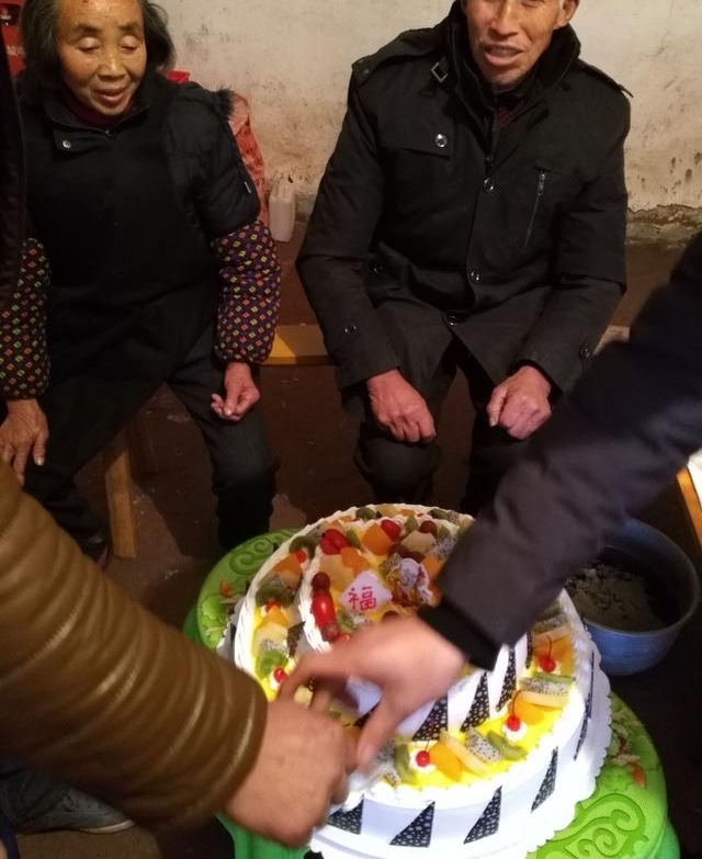 ����˭�ǵ������ķ��ӣ�������ҵ��ϼ�