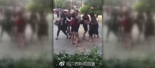 ����Ů����ԼȺ�� ΢��Ⱥ��ͼ�ع⾪�˴��Ե��
