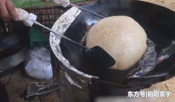 Ů��·�߰�̯��ϡ��С�ԣ��͹������һ����������˲���⵽����