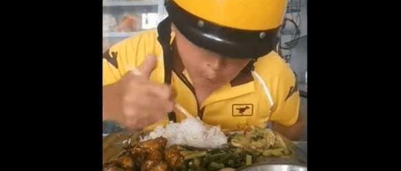 ����С����ʹ�æ��10Ԫ��ʳ����͵��ϰ���������Ĳˣ�