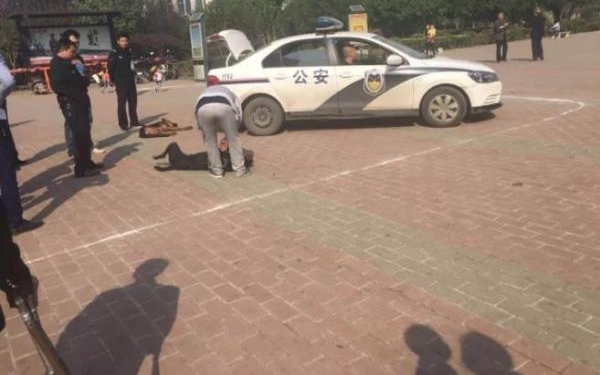 ��������ͨ������˺ҧС�����ˣ�С������ �����ҹ�����