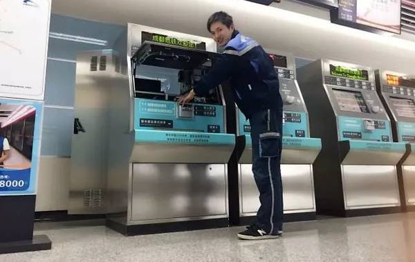 ��һ����������7���߳ﱸ·�ϵġ����ȡ�С��硢С����ǡ���