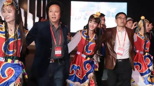 有诗有酒有高歌,高清图解“诗情酒月夜”篝火晚会!