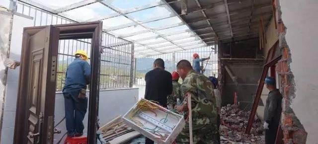 ����ͨ���ܡ�Ȧ�����Լ�Ժ����ƽ�ǹܣ��������4�����Ҷ����ˣ�