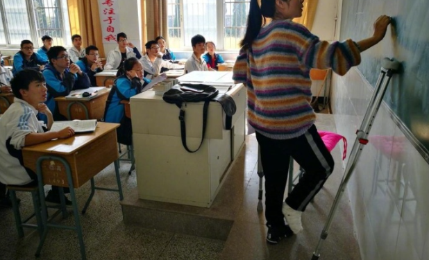 �й�����ʦ�������Ͽ�ֻ����ͬѧ����Ӧ����ʦ