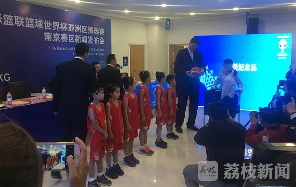 姚明为南京打call 记者探访篮球世界杯预选赛揭幕战场馆