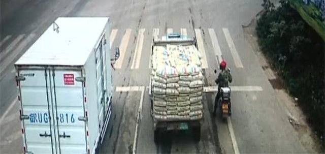 ���գ��綯��������ת������������ �ؼ�ʱ��������ʵ�泵���·�������