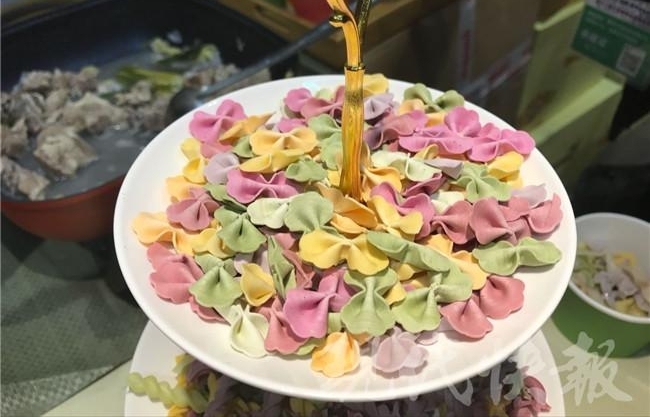 第十七届南京美食博览会开幕,新颖健康食品受追捧