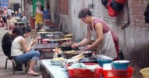 ������ʳ����ʮ������й��ܶ�������ĳԲ������㻹��ӳ����
