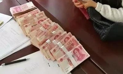 ��Ů��һ�˱�20�����ֽ𵽷�Ժ����ɶ��