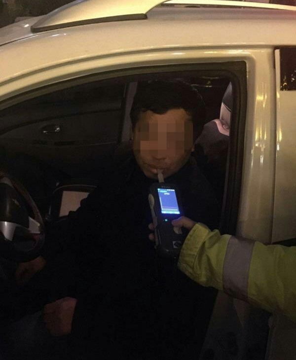 酒驾被查 他说“正考科目三,马上下证”