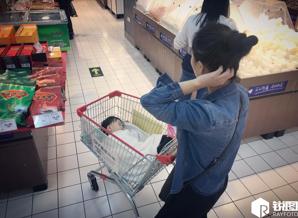 ����� ���ﳵ������һλ˯����