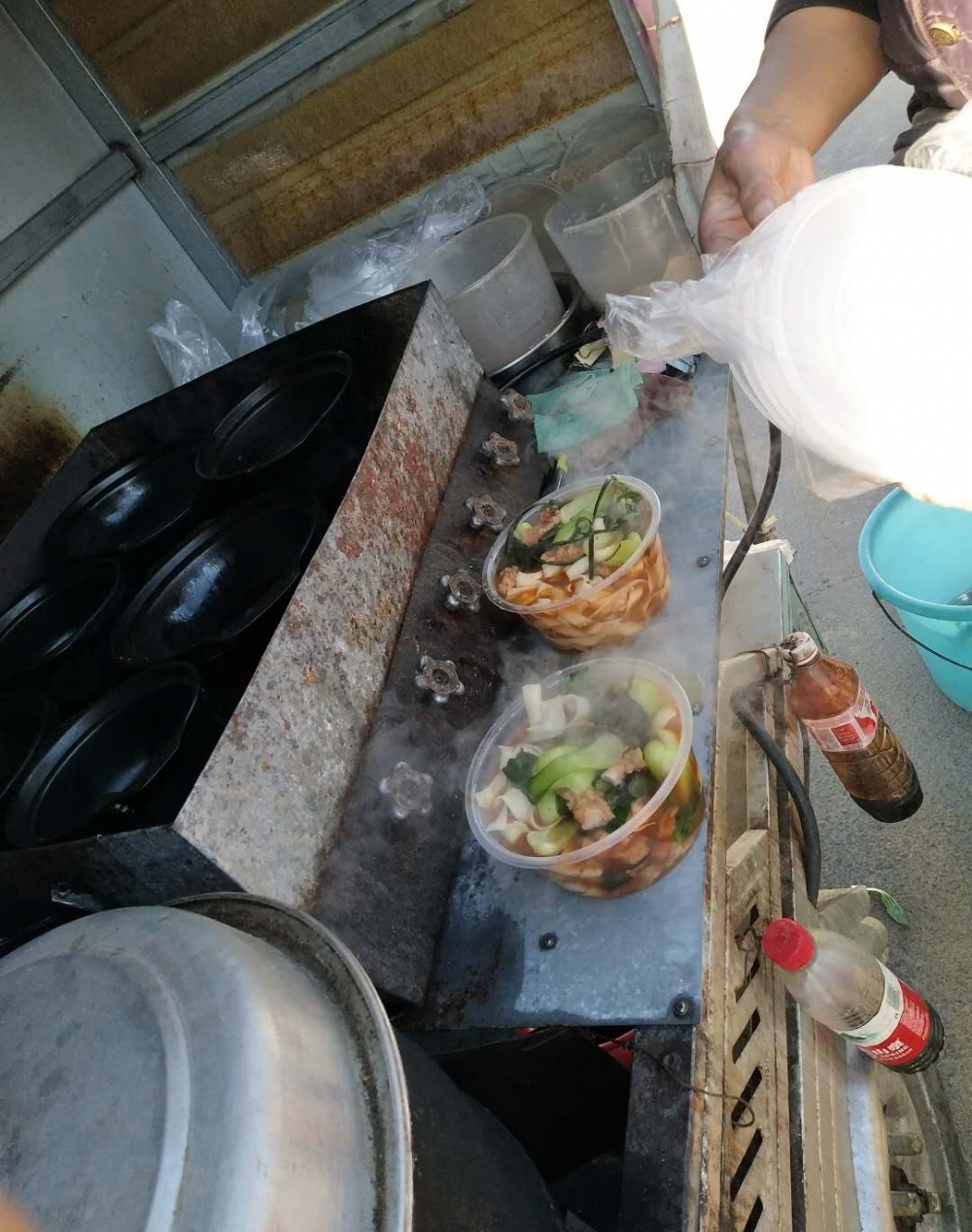����7��һ���ɰ�������̯��ů������ʳ���ܶ��˾��᲻����