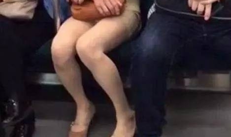 ��Ů�ӡ�������ȹ����������Χ�ۣ��������ݺ󣬴�Ҷ�����