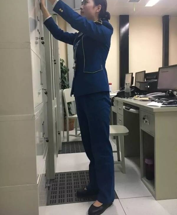 ��һ����������7���߳ﱸ·�ϵġ����ȡ�С��硢С����ǡ���