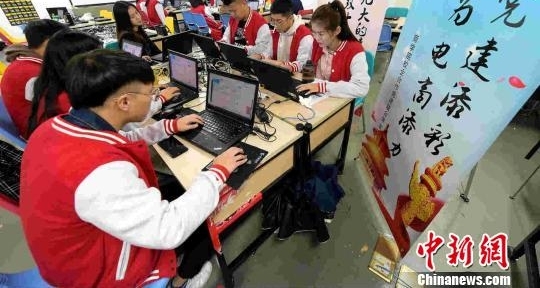 浙江千余学生化身“双11”客服 实操技能变“俏销”人才