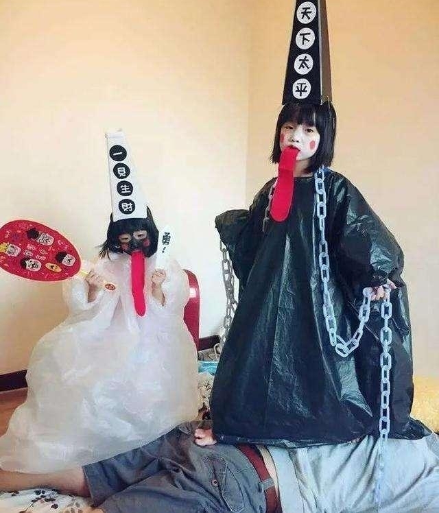 ��ʥ��ǰϦ����ӭ���գ�С�౾ɫ���ݣ�