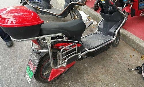 ������Ȼ͵�˷��͵ĵ�ƿ��
