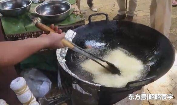 Ů��·�߰�̯��ϡ��С�ԣ��͹������һ����������˲���⵽����