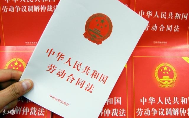 ��ְ��������һ�������飬����һ��Ϊ������С��ҵ����ʵ��