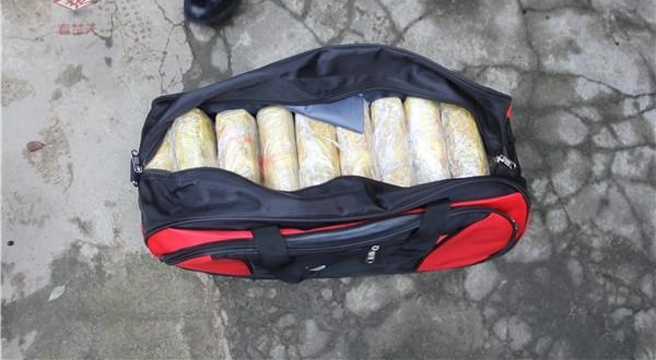 警察假装买房贴近中介老板 端掉涉案千万贩毒团伙